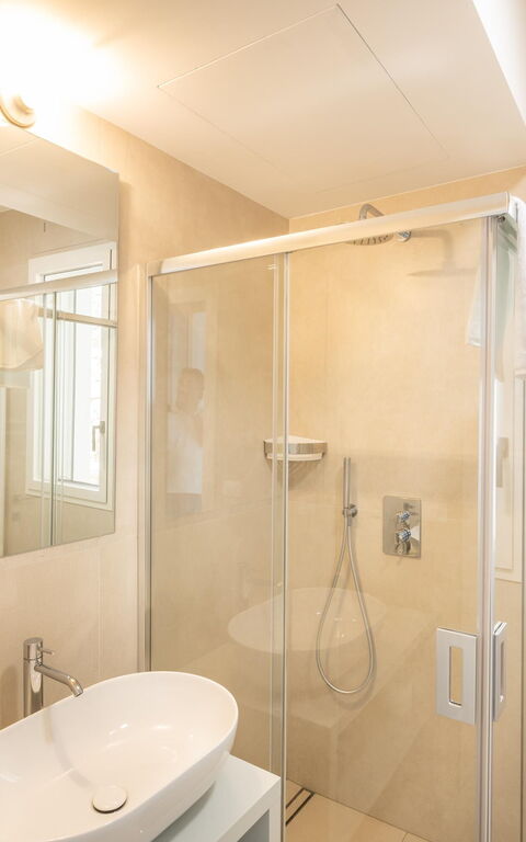 Marinaia Archi: Badkamer