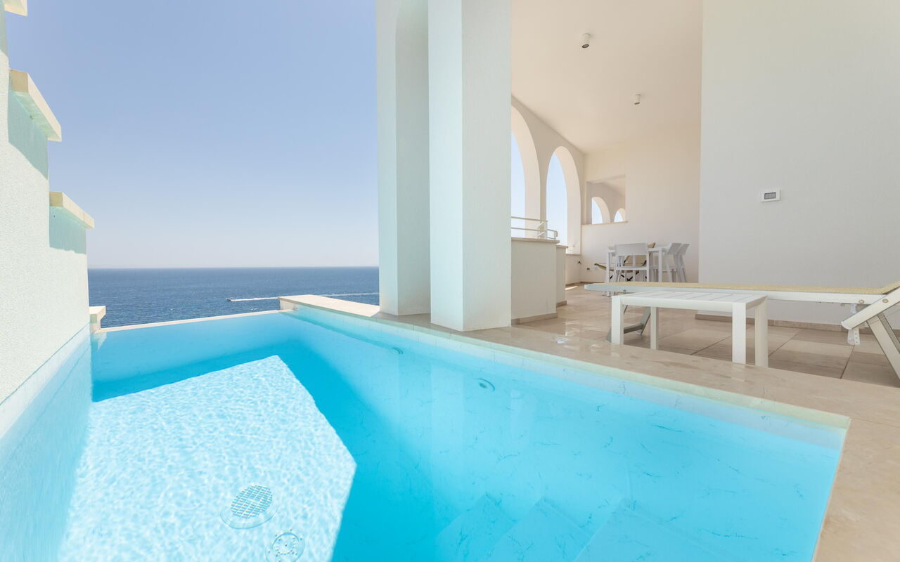 Marinaia Archi: Balkon / terras / patio, Buitenkanten, Buitenshuis, Keer bekeken, zwembad