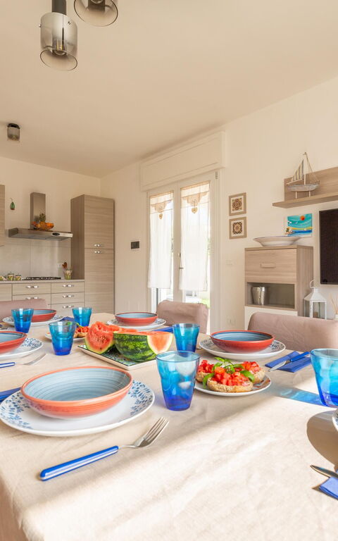 Villa Palibella: Keuken, Lunchroom, Woonkamer