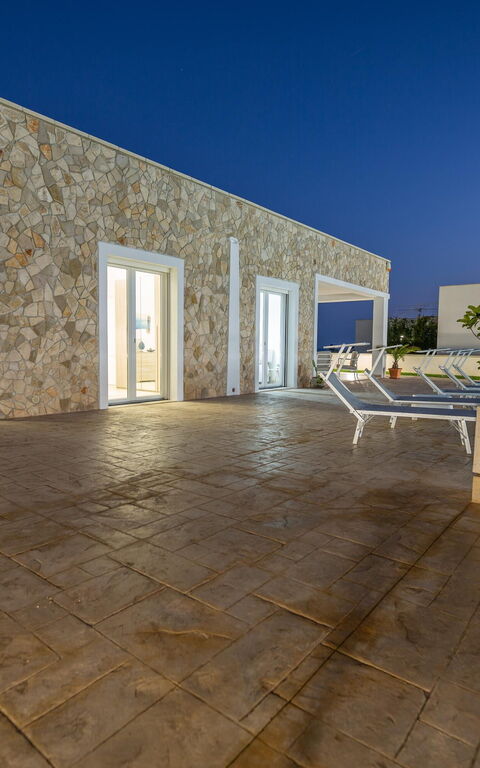 Villa Palibella: Buitenkanten, Buitenshuis