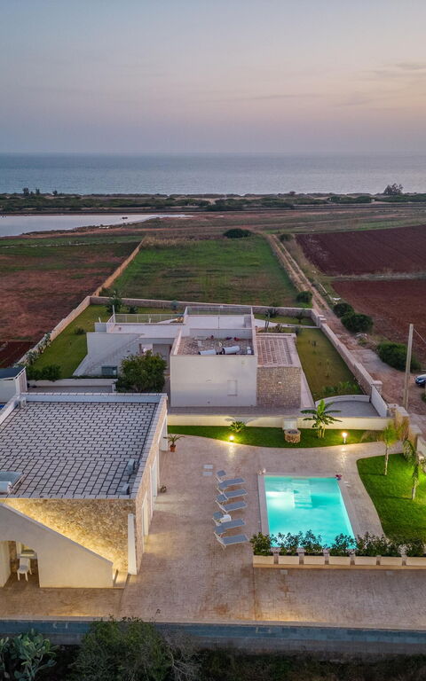 Villa Palibella: Buitenkanten, Buitenshuis, Keer bekeken, zwembad