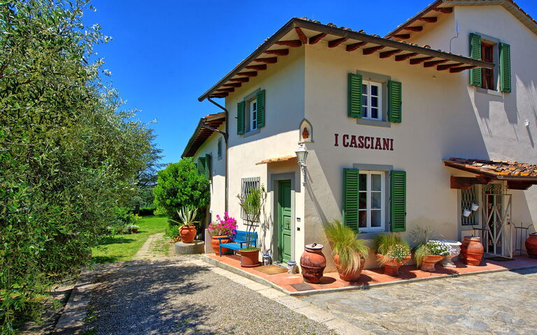 Villa Casciani: Buitenkanten, Buitenshuis