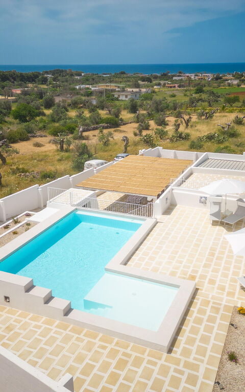 Villa Don Carmine: Buitenkanten, Buitenshuis, Keer bekeken, zwembad