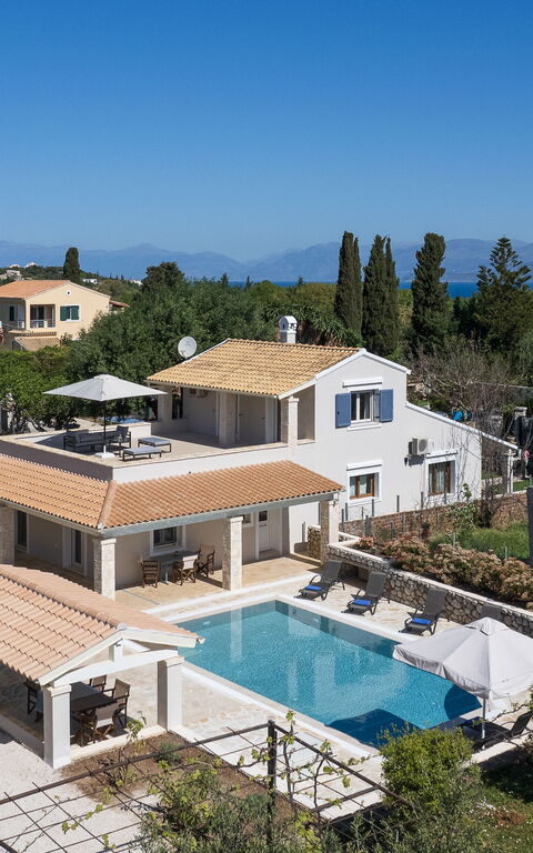 Villa Armonia: Buitenkanten, Buitenshuis, Keer bekeken, zwembad