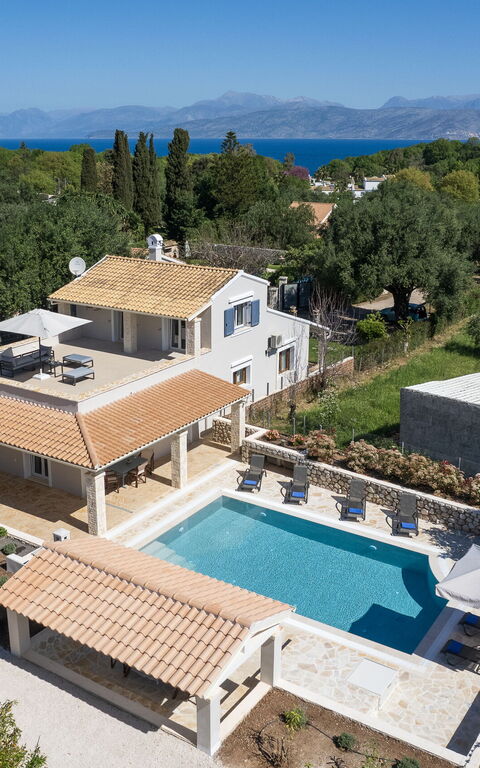 Villa Armonia: Buitenkanten, Buitenshuis, Keer bekeken, zwembad