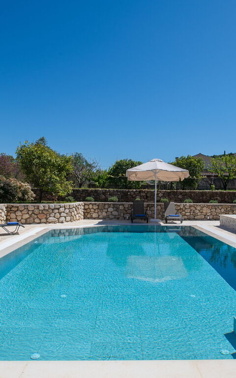 Villa Armonia: Buitenkanten, Buitenshuis, zwembad