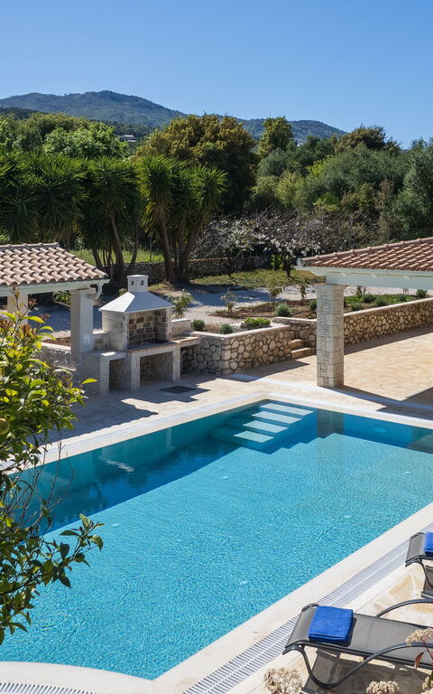 Villa Armonia: Buitenkanten, Buitenshuis, zwembad