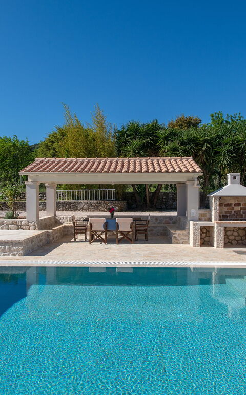 Villa Armonia: Buitenkanten, Buitenshuis, zwembad