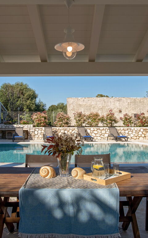 Villa Armonia: Balkon / terras / patio, Buitenkanten, Buitenshuis, zwembad