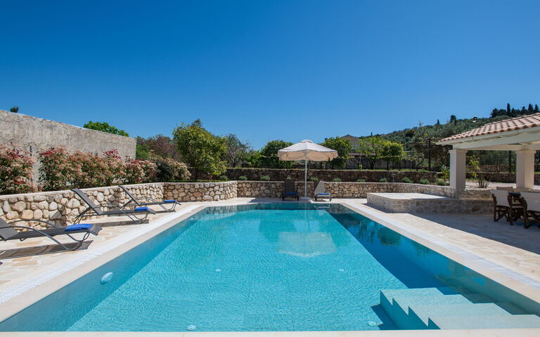 Villa Armonia: Buitenkanten, Buitenshuis, zwembad