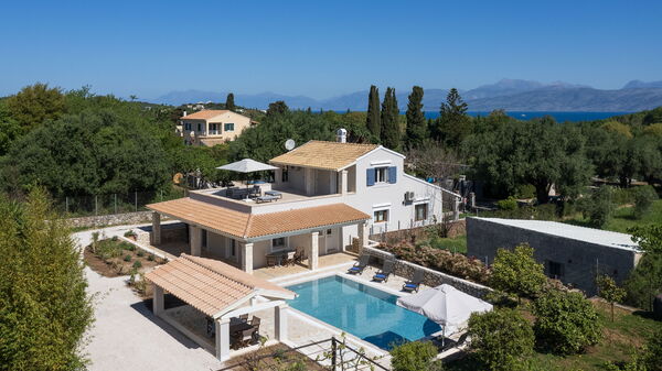 Villa Armonia: Buitenkanten, Buitenshuis, Keer bekeken, zwembad