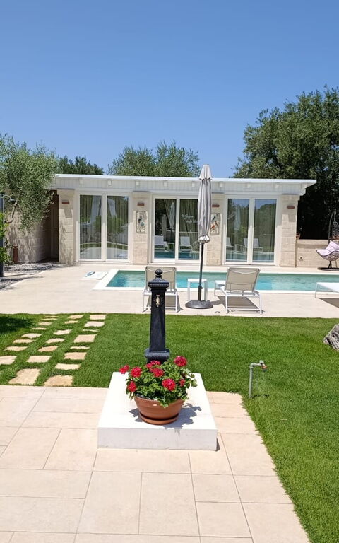 Terra Mater: Buitenkanten, Buitenshuis, Tuin, zwembad