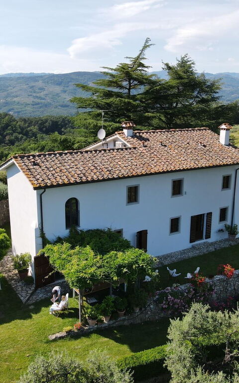 Villa Mami: Buitenkanten, Buitenshuis, Keer bekeken, Tuin
