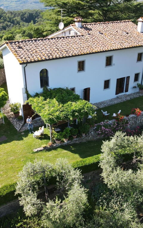 Villa Mami: Buitenkanten, Buitenshuis, Keer bekeken, Tuin