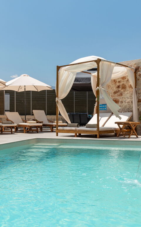 Villa Paul: Buitenkanten, Buitenshuis, zwembad