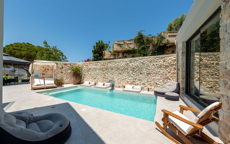 Villa Paul: Buitenkanten, Buitenshuis, zwembad