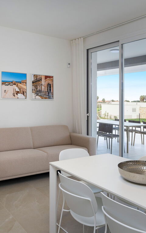 Villa Paradisus: Lunchroom, Woonkamer