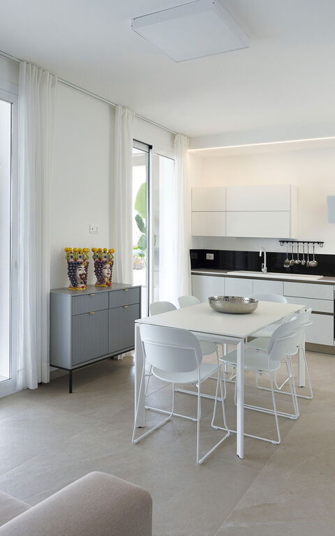 Villa Paradisus: Keuken, Lunchroom, Woonkamer