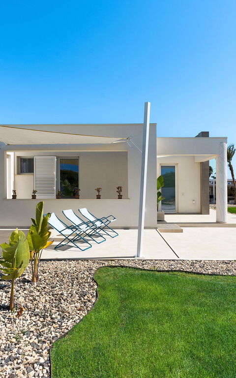 Villa Paradisus: Buitenkanten, Buitenshuis, Tuin