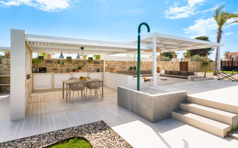 Villa Paradisus: Balkon / terras / patio, Buitenkanten, Buitenshuis