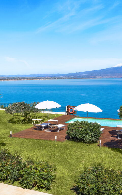 Villa Coralia: Buitenkanten, Buitenshuis, Keer bekeken, Tuin, zwembad