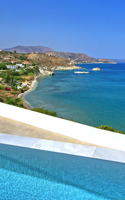 Villa Sapphire: Buitenshuis, Keer bekeken, zwembad