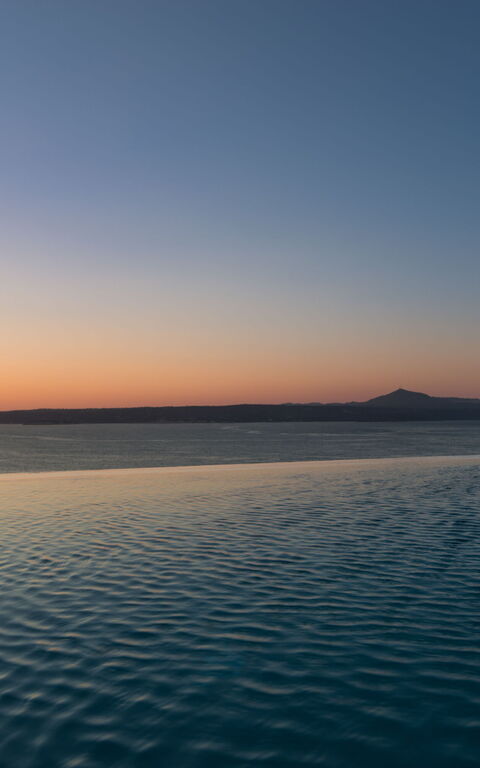 Villa Sapphire: Buitenshuis, Keer bekeken, zwembad