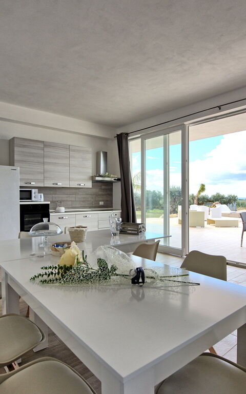 Villa Infinito: Keuken, Lunchroom