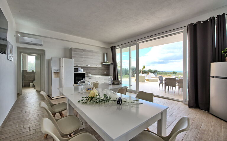 Villa Infinito: Keuken, Lunchroom