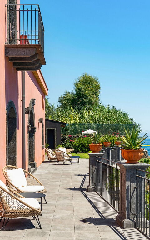 Villa Acqua Marina: Balkon / terras / patio, Buitenkanten, Buitenshuis, Keer bekeken