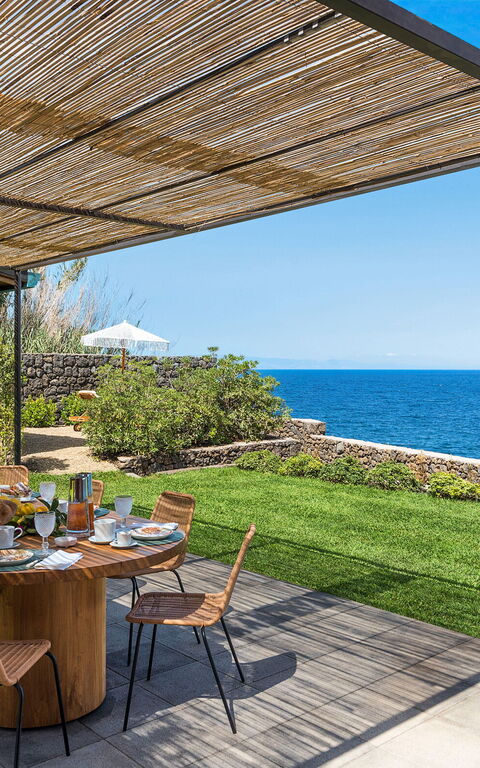 Villa Acqua Marina: Balkon / terras / patio, Buitenkanten, Buitenshuis, Keer bekeken, Tuin