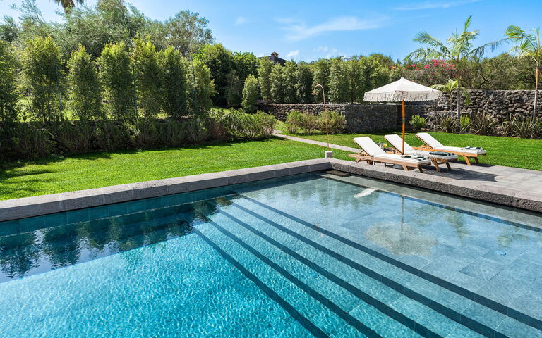 Villa Acqua Marina: Buitenkanten, Buitenshuis, Tuin, zwembad