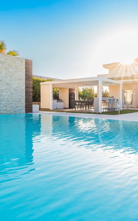 Villa Dilecta: Buitenkanten, Buitenshuis, zwembad