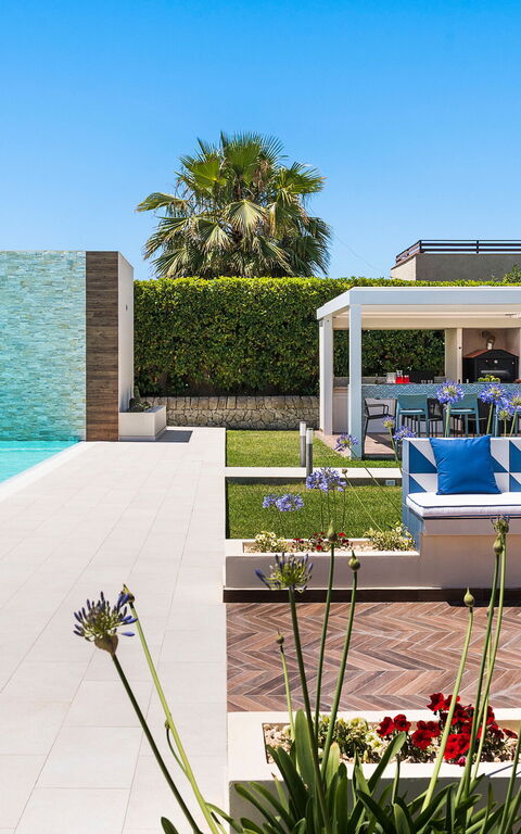 Villa Dilecta: Balkon / terras / patio, Buitenkanten, Buitenshuis, zwembad