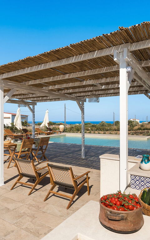 Villa Paolina: Balkon / terras / patio, Buitenkanten, Buitenshuis, zwembad