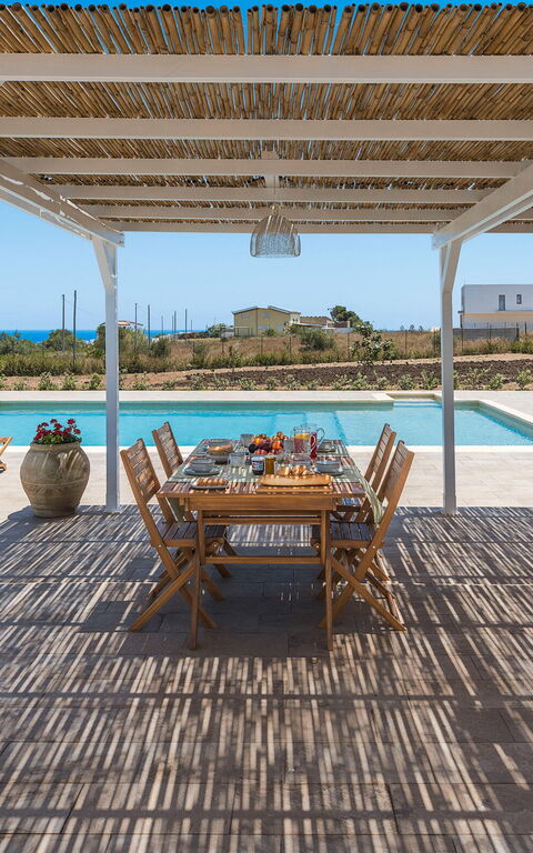 Villa Paolina: Balkon / terras / patio, Buitenkanten, Buitenshuis, zwembad