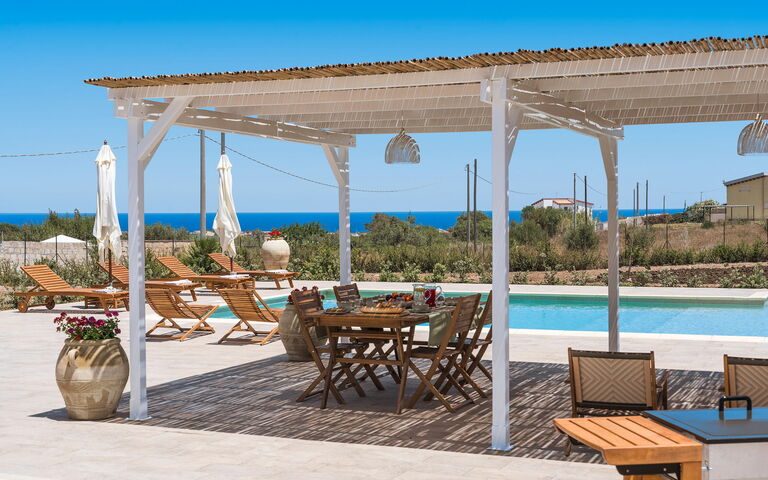 Villa Paolina: Balkon / terras / patio, Buitenkanten, Buitenshuis, zwembad