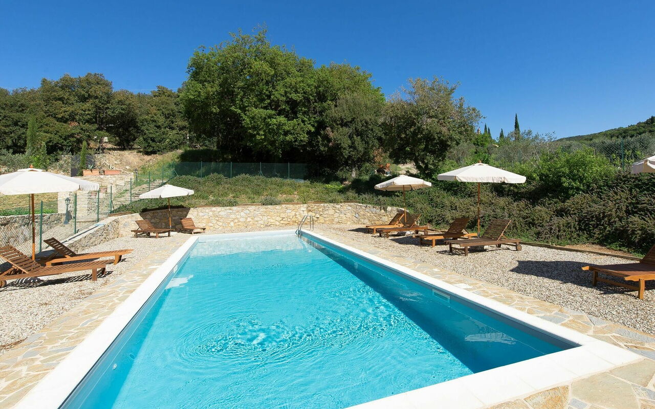 Casa Minuccia: Buitenkanten, Buitenshuis, zwembad