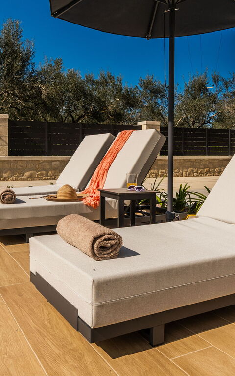 Villa Serenity: Buitenshuis