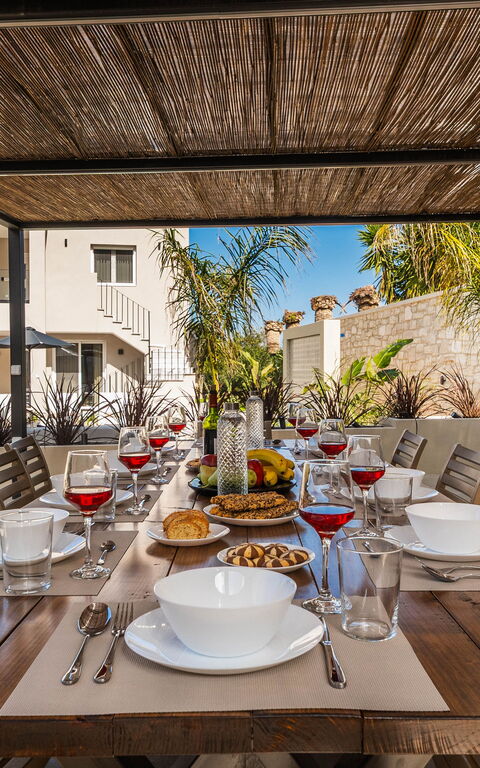 Villa Serenity: Balkon / terras / patio, Buitenkanten, Buitenshuis