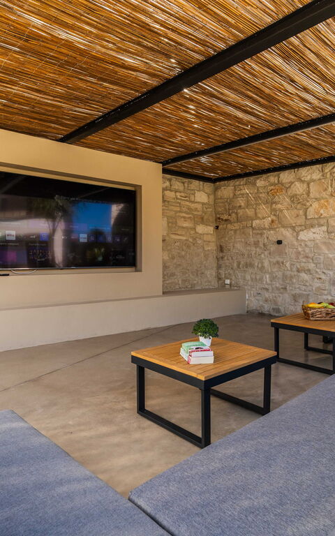 Villa Serenity: Balkon / terras / patio, Buitenshuis