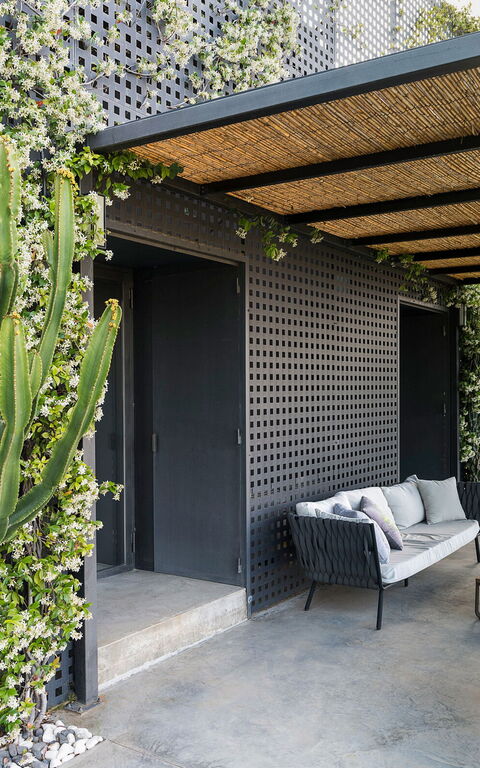 Villa Agnese: Buitenkanten, Buitenshuis