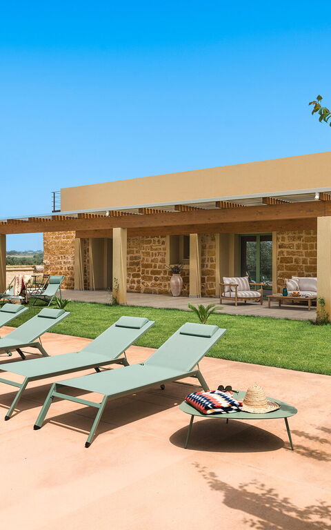 Villa Cavalè: Buitenkanten, Buitenshuis, Tuin