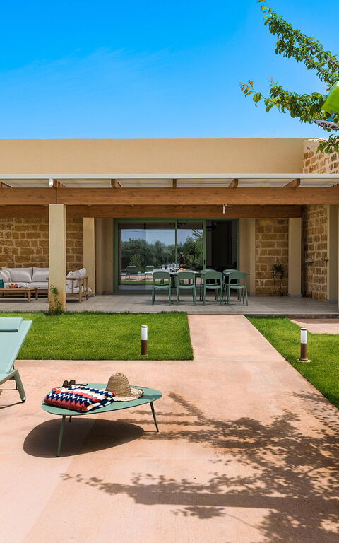 Villa Cavalè: Buitenkanten, Buitenshuis, Tuin