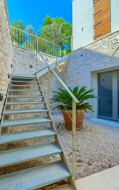 Villa Pine Haven: Buitenkanten, Buitenshuis