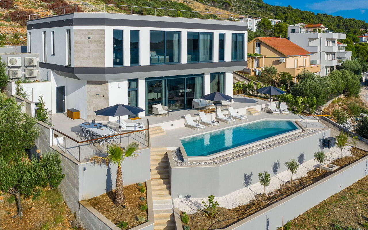 Villa Allina: Keer bekeken, zwembad