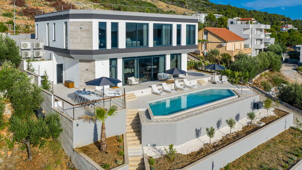 Villa Allina: Keer bekeken, zwembad