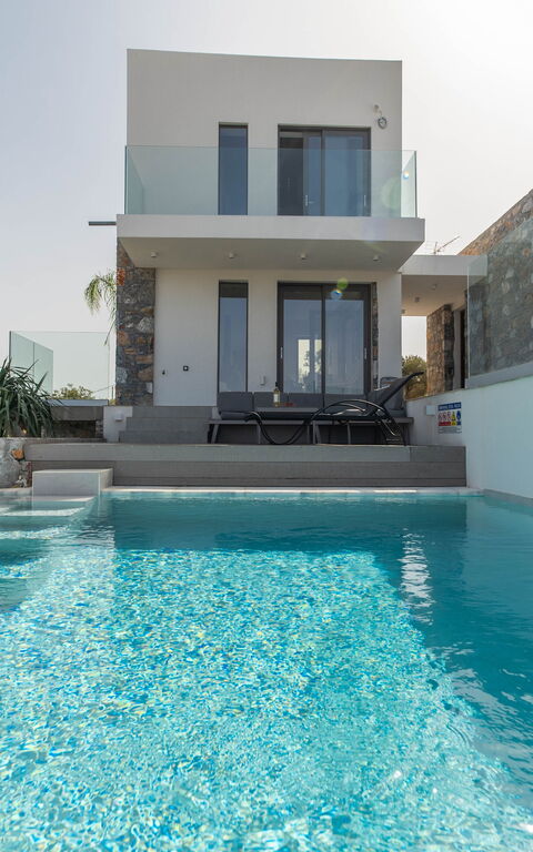 Venetian Villa: Buitenkanten, Buitenshuis, zwembad