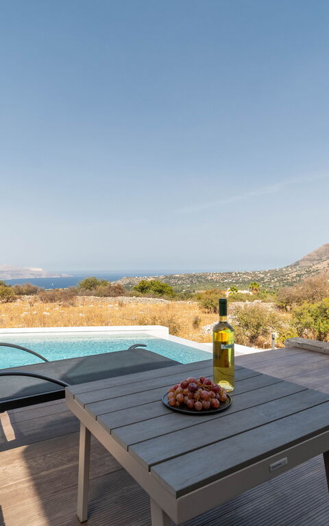 Venetian Villa: Buitenkanten, Buitenshuis, Keer bekeken, zwembad