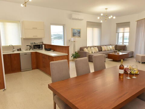 Christianna Apartments